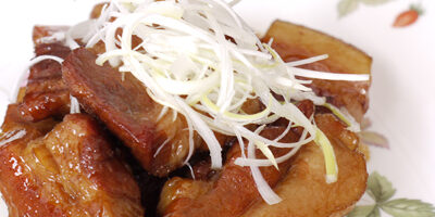 枇杷茶煮五花肉 